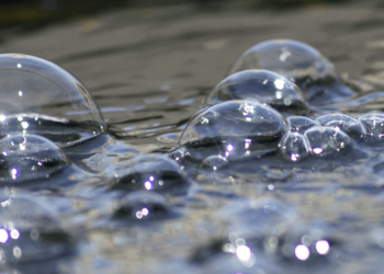 Lost in translation – use of Swiss and German key figures for the removal of micro-pollutants from sewage