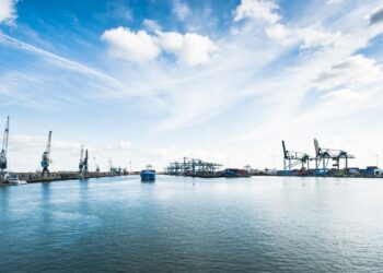 Recovering resources from industrial wastewater