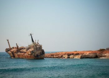 Why and how drinking water companies should take societal collapse scenarios seriously