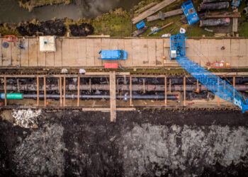 How can the growth of Waternet’s drinking water distribution network keep pace with that of the city?